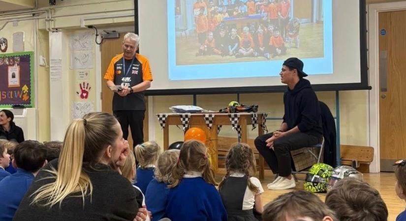 Lando Norris meglátogatta egykori iskoláját, és inspirálta a diákokat