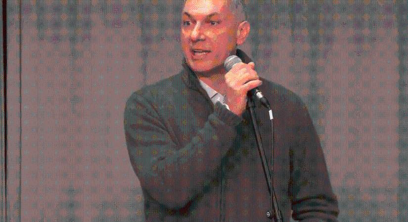 Lázár János rendőrségi jelentésekből tudja, kik tiltakoztak a gyöngyösi fórumon