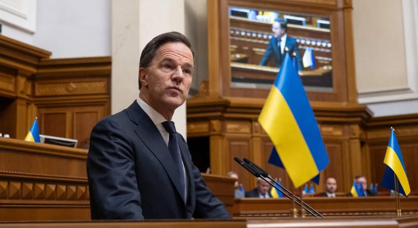 A NATO-főtitkár hitet tett Ukrajna mellett a kijevi parlamentben