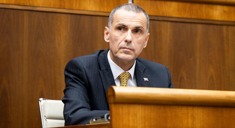 „Katasztrofális állapotok” – Žilinka nyíltan szembement Ficóval a korrupció ügyében