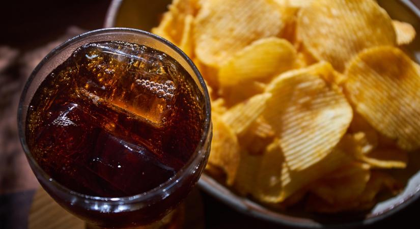 Ezek az ételek olyan károsak, mint a dohányzás – Közelebb állnak a cigarettához, mint a zöldségekhez