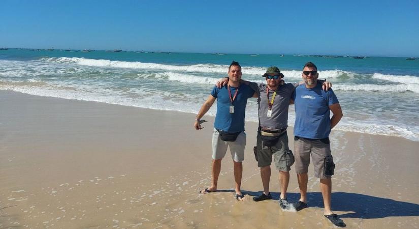 Budapest-Bamako: kenőpénz a határon - már közel a cél - fotók