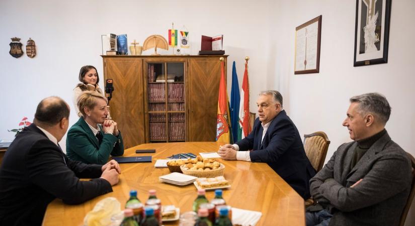 „Komárom az elmúlt 16 év nyertes városa” – Czunyiné dr. Bertalan Judit is Orbán Viktorral tartott