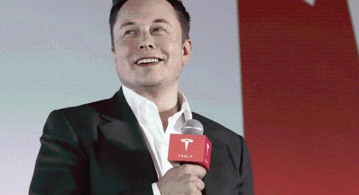 Egy üzlet, ami mindent átrendezett – Elon Musk vagyona átlépte a 800 milliárd dolláros határt