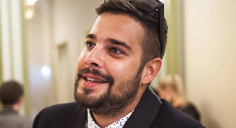 Kiss Ádám fia idén már 6 éves: Leon cukin fogja apja kezét a friss fotón