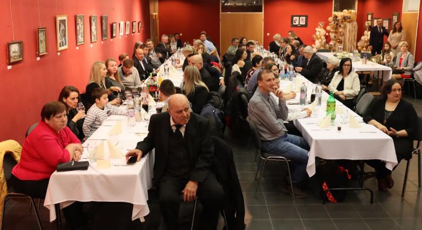 Jótékonysági bált szervezett a református gyülekezet