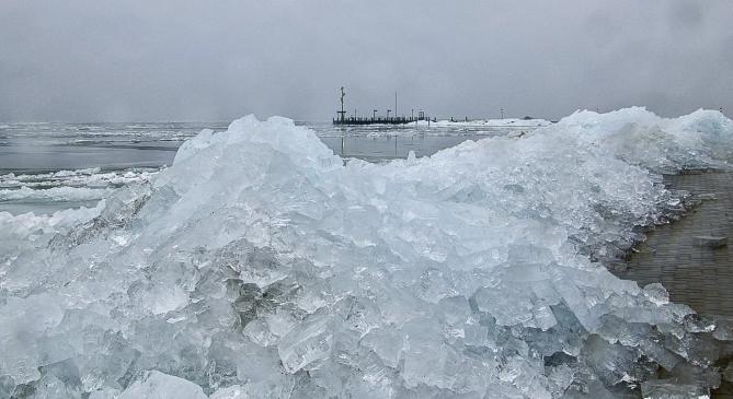 Partra vetette jegét a Balaton
