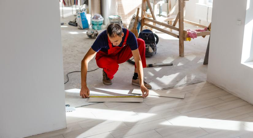 Elárulta a kormány, hogy állnak most a lakossági felújítási programok