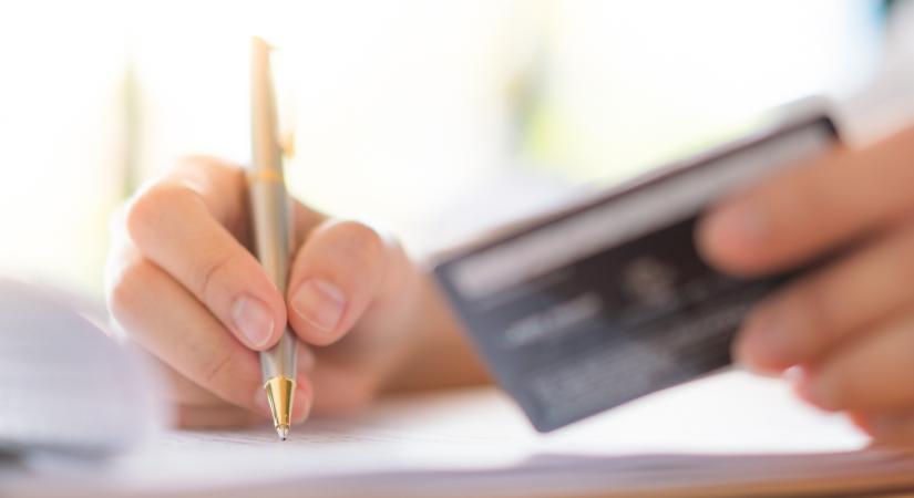 Fizetőssé válhat hamarosan az alapszámla?