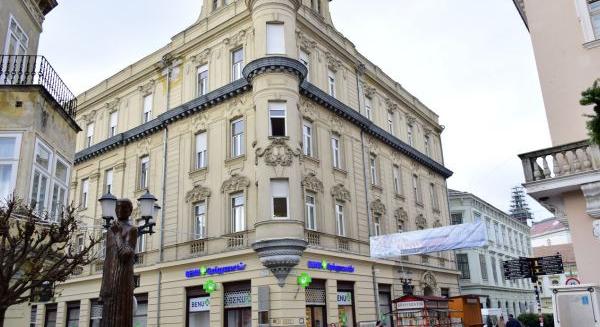 Újra nyitva a Kisfaludy Károly Könyvtár!