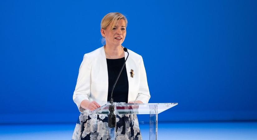 Örülhetnek az oktatók, órák kérdése és jön a megemelt fizetés - súrolja majd a 900 ezret az átlagbér