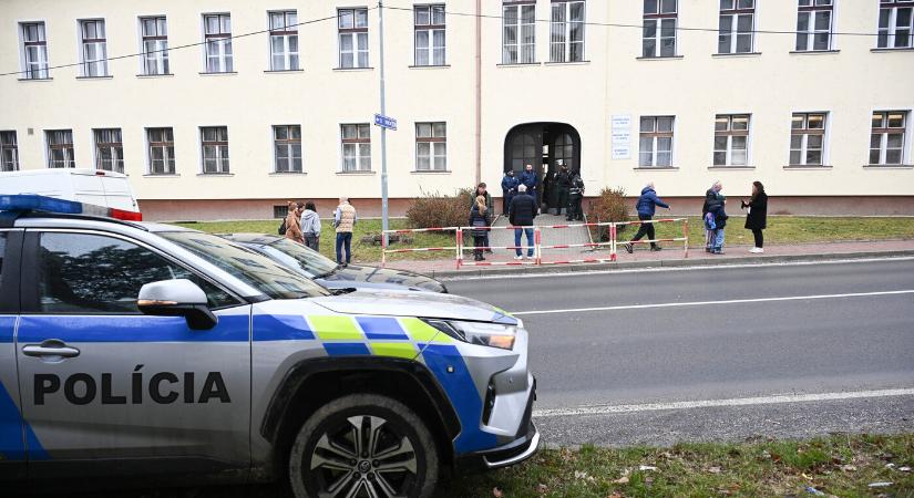 Drucker: Elfogadhatatlan, hogy a gyerekek bármiféle fegyvert bevigyenek az iskolába