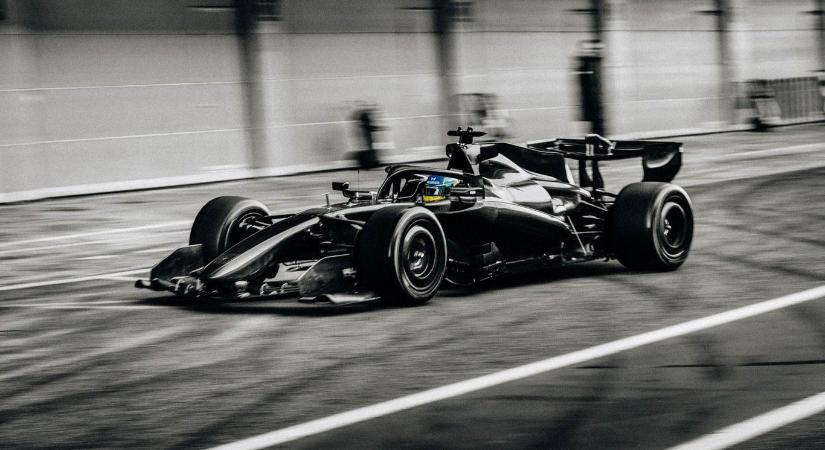 Több hónapnyi lemaradásból indult az Aston Martin