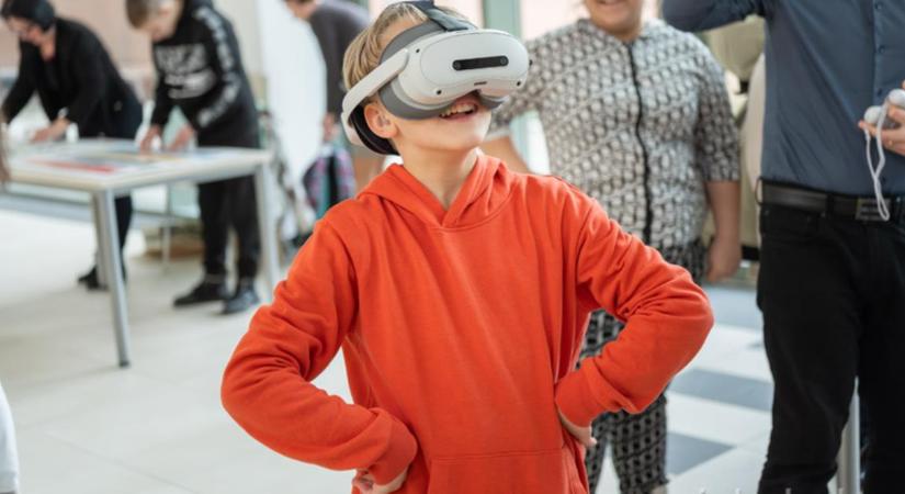 Csodavilágba pillanthattak be speciális nevelésű gyerekek a Debreceni Egyetem Műszaki Karán