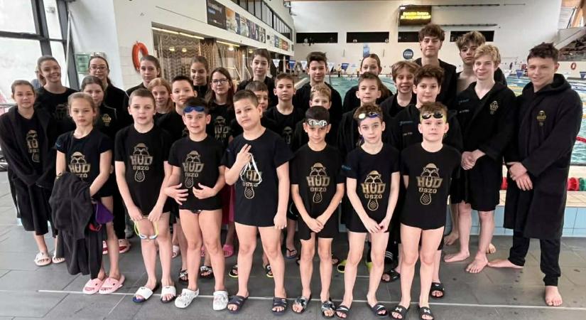Remek eredményeket értek el a Hódok az Aranyhomok úszóversenyen
