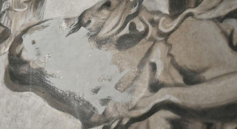 Eltüntették a Melonira festett angyalarcot a római San Lorenzo in Lucina-bazilikában