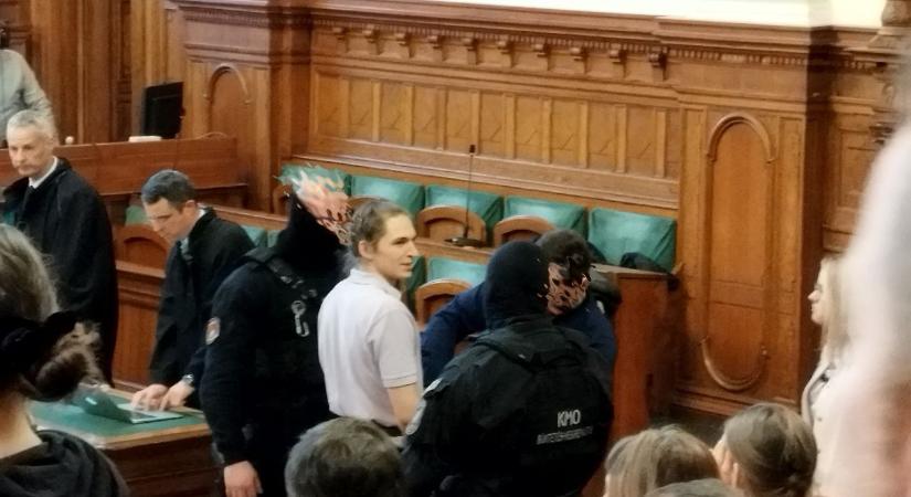 8 évet kapott a brutális antifa