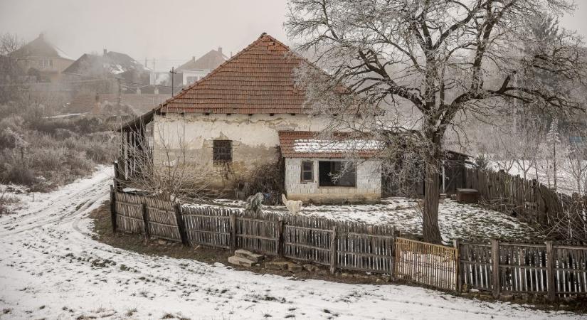 „Ha valaki meg akart volna fagyni, akkor a kormányzattól nyugodtan megfagyhatott volna” – nem csak a hajléktalanokat veszélyezteti a kihűlés