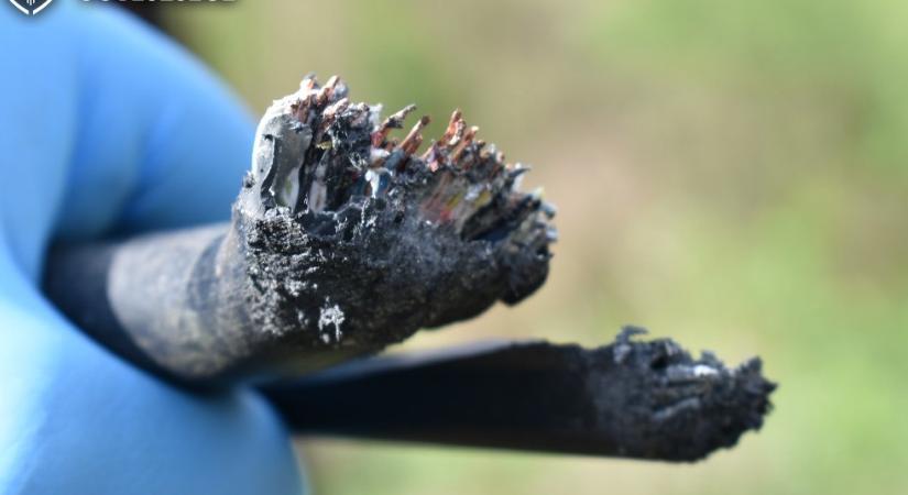 Több mint hét kilométernyi vasúti kábelt fújt meg egy profi tolvajbanda