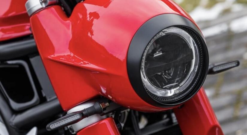 Vadonatúj sorkettes a Jawától - Mint egy ikerpár?