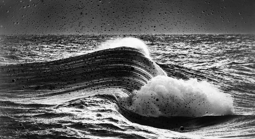 A tájképek, amelyekhez nem kell táj, csak mesterséges intelligencia – Zagyvai Sári különleges fotókönyve