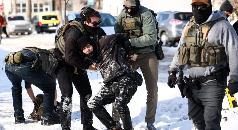 700 szövetségi rendfenntartót vonnak ki azonnali hatállyal Minneapolisból