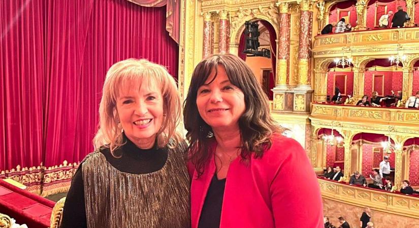 Vágási Jutka és Berényi Claudia egy páholyban?