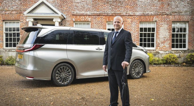 A Szállító – a Lexus LM-et vezető hivatásos sofőr elárulta szakmája kulisszatitkait