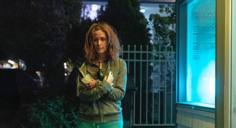 Szempillantás alatt az Apple TV élén tarol, díjesőt kapott, mindenki ezt nézi, mágnesként vonz magához ez a kegyetlenül őszinte film