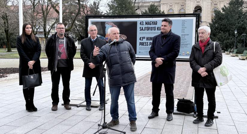 Elképesztő fotók a Kossuth téren