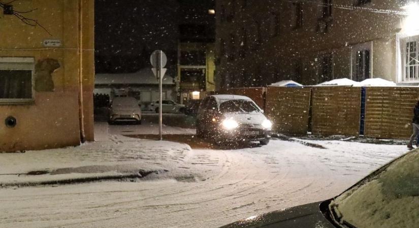 Durva számok érkeztek: ennyien kértek segítséget az extrém hidegben