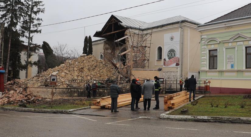 „Újjáépítjük! Nemcsak kőből és téglából, hanem a közösség szeretetéből és kitartásából”