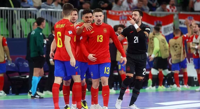 Későn jött a horvát gól, Spanyolország az első döntős a futsal Eb-n
