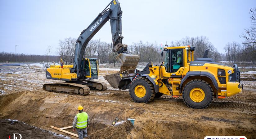Tíz kilométeres közlekedési folyosó épül Debrecenben: elindult az első ütem kivitelezése