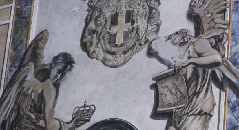Lefestették a Meloni-arcú angyalt a római templomban