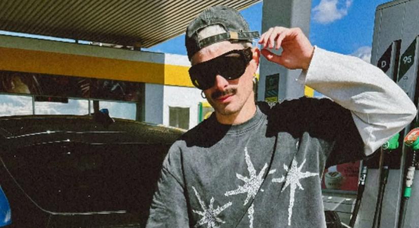 ByeAlex sokkolta a rajongókat: örökre magán viseli az exét!