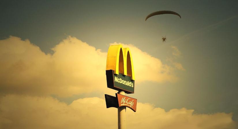 Új menüt vezet be a McDonald’s, ajándék is jár a Jóbarátok mellé