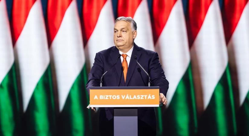Különleges ajándékot kapott Orbán Viktor - Videó