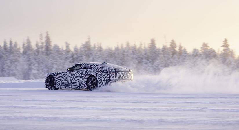 Extrém hidegben teszteli korszakváltó villanyautóját a Jaguar