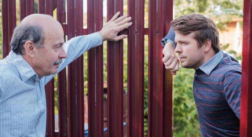 Új szabályok: csak ilyen kerítésed lehet, hogy ne bontsák le