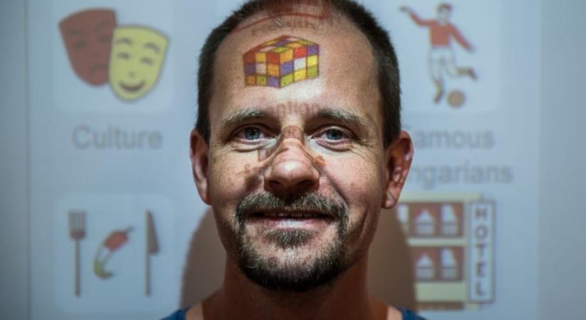 „Nem a promptolás lett a 21. század írástudása” - Prievara Tibor szerint nem lehet tantárgyiasítani a mesterséges intelligenciát