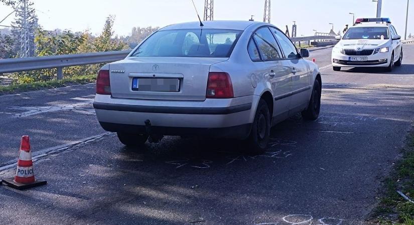 Nem az utat figyelte, halálra gázolta a felüljárón egy gyalogost