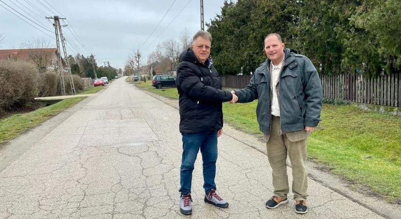 Több mint félmilliárdos útfelújítás indul, így válik biztonságosabbá a térség - videóval