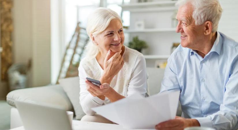 Jó hír az időseknek, célegyenesben a 13. és 14. havi nyugdíj kifizetése