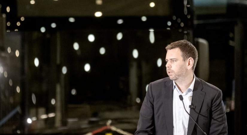 Vitézy Dávid: 114 milliárd forint kárt okozott Lázár János Magyarországnak