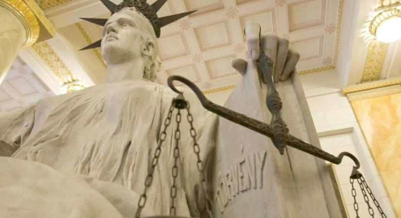 Mai kérdés – Ön szerint jogállamnak nevezhető az az ország ahol jogsérelemért nem lehet bírósághoz jogvédelemért fordulni?