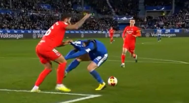 Ilyesmiért még sohasem adtak tizenegyest a futballtörténelemben