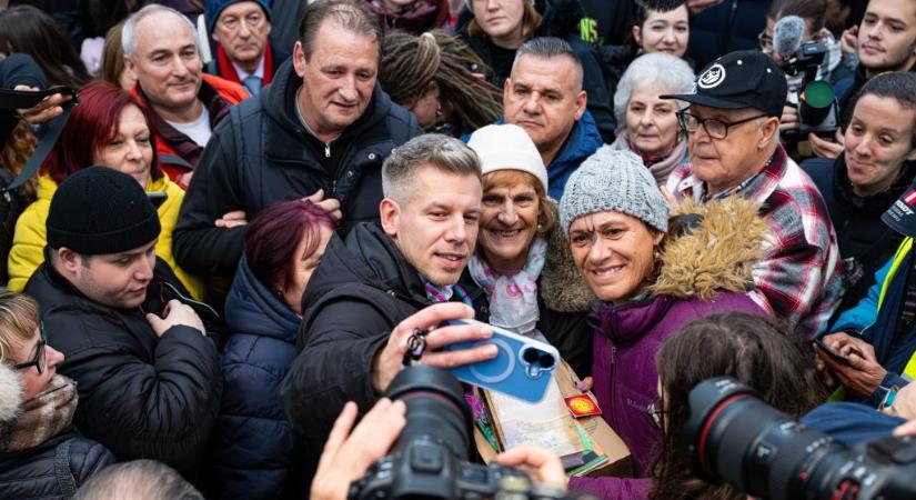 Medián: Magyar Pétert újra többen tartják alkalmasnak miniszterelnöknek, mint Orbán Viktort