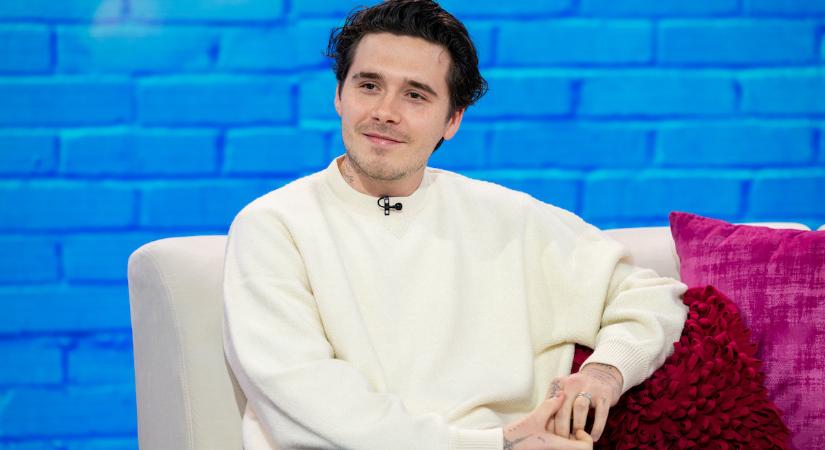 Brooklyn Beckham újabb fájdalmas lépésre szánta el magát: már a családi tetoválásokat is leszedette