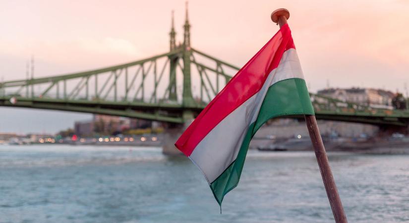 Vérlázító támadás hazánk ellen, ez a figura porig alázta nemzetünk büszkeségeit, a románok se maradtak ki belőle